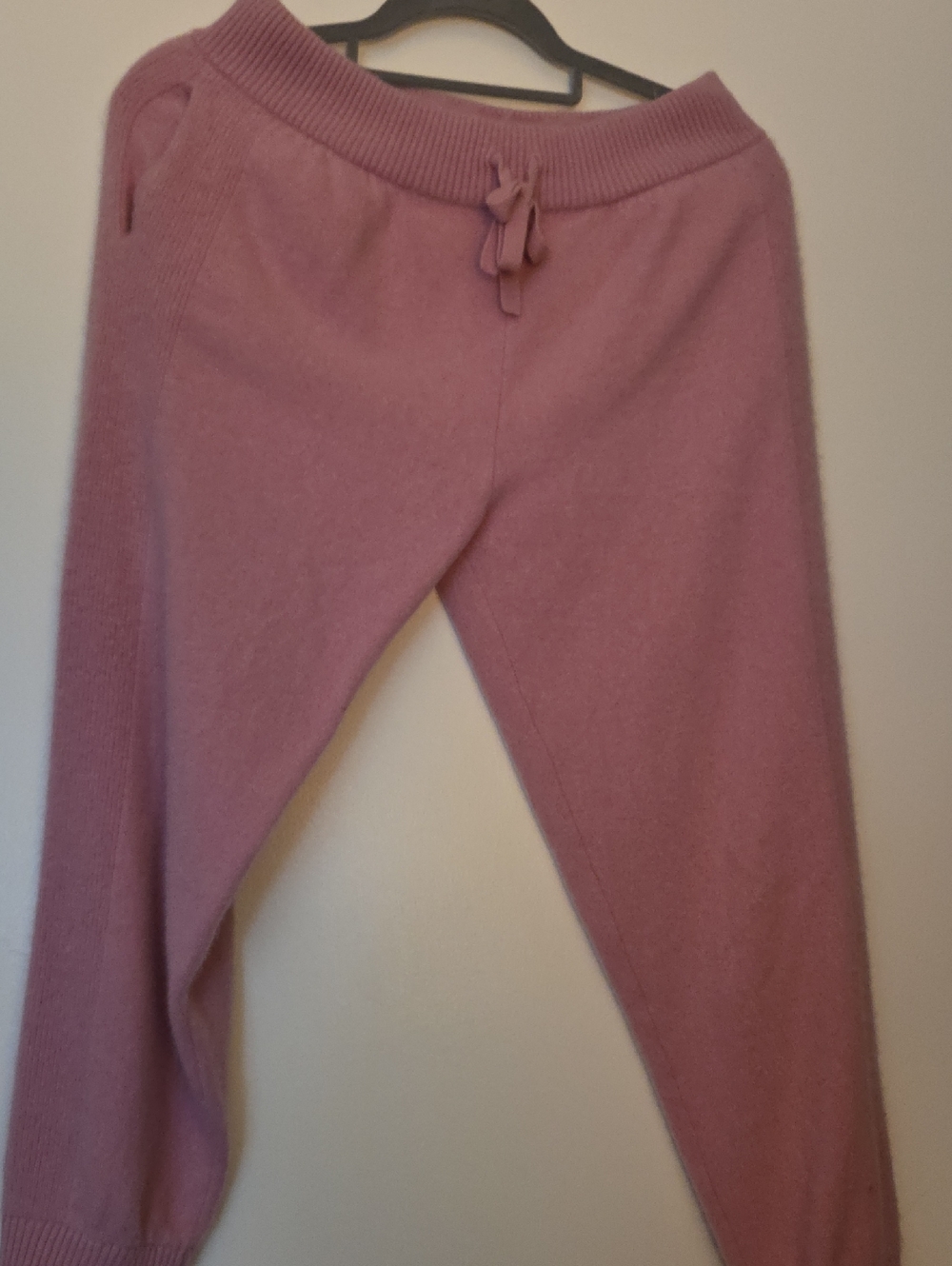 Comfy Cozy Dark Pink  Waist 15-inch Stretches 18 Length 30. Elastic And Pull Str